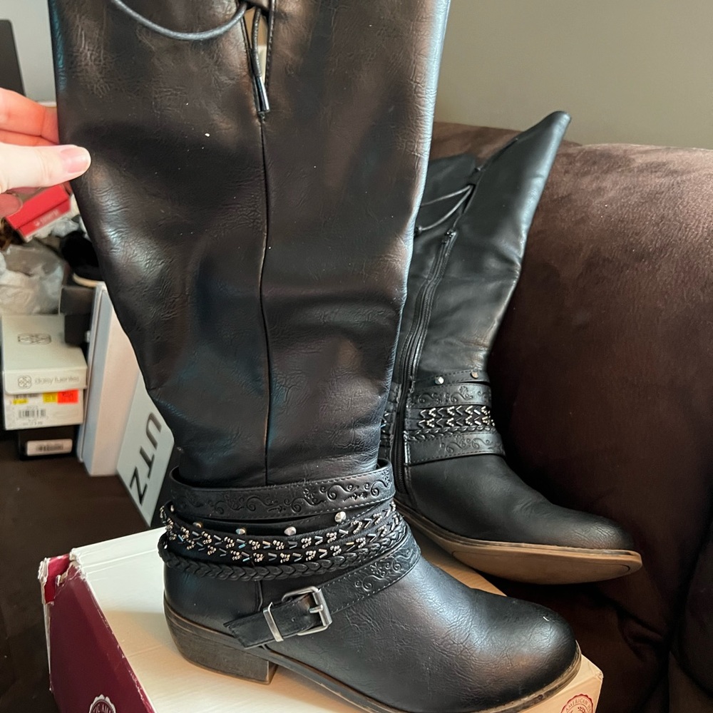 Black Boots from Authentic American Heritage So. Size 10
